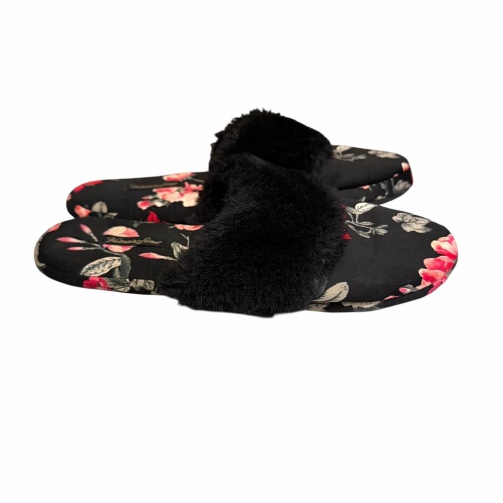 Victoria's Secret Black Floral Slippers with Faux Fur‎ - Picture 6 of 8